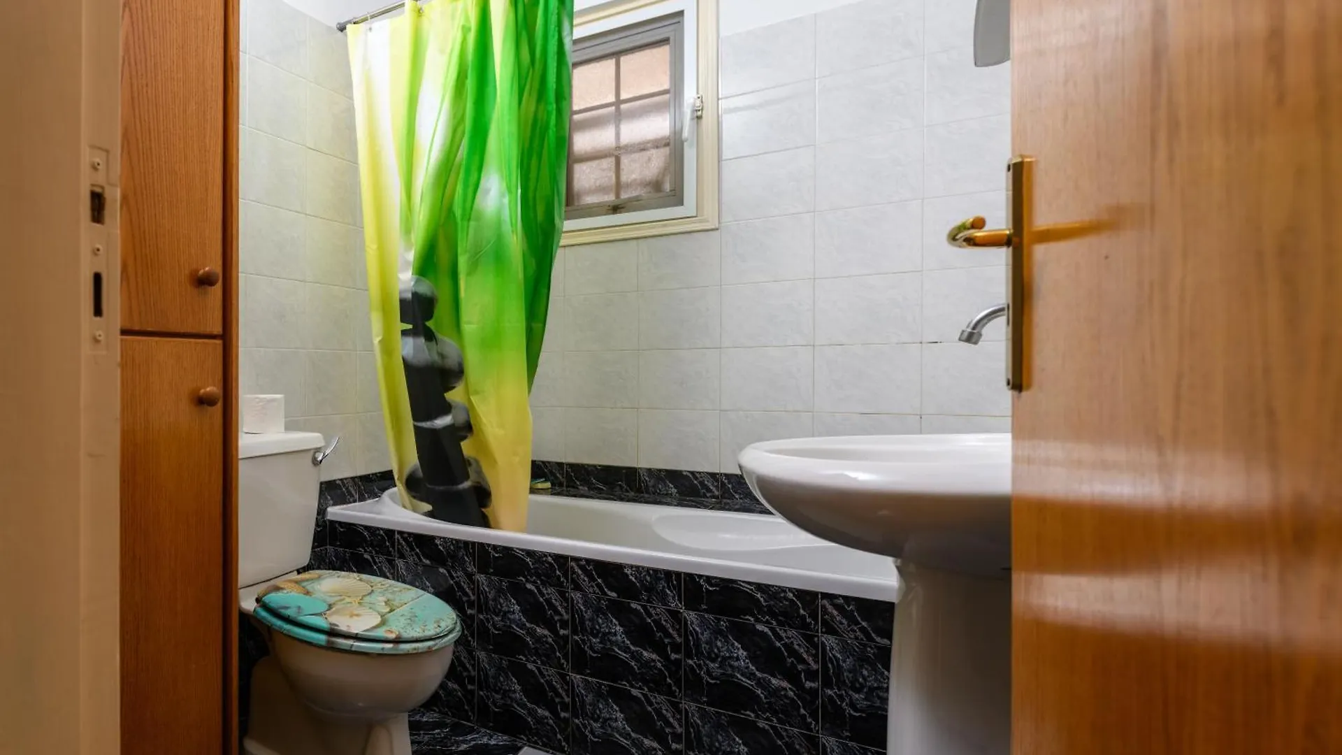 Martin 2 Bed Apartment Larnaca 0*,